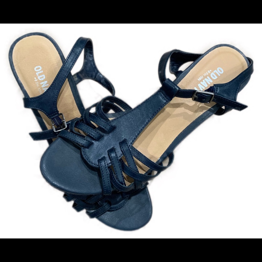 Blue wedges